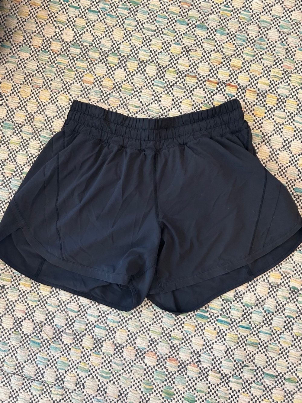 Lululemon track that shorts black